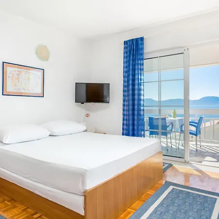 Apartment 6736b