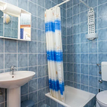 Apartment 6736b