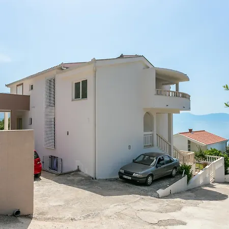 Apartment 6736b *